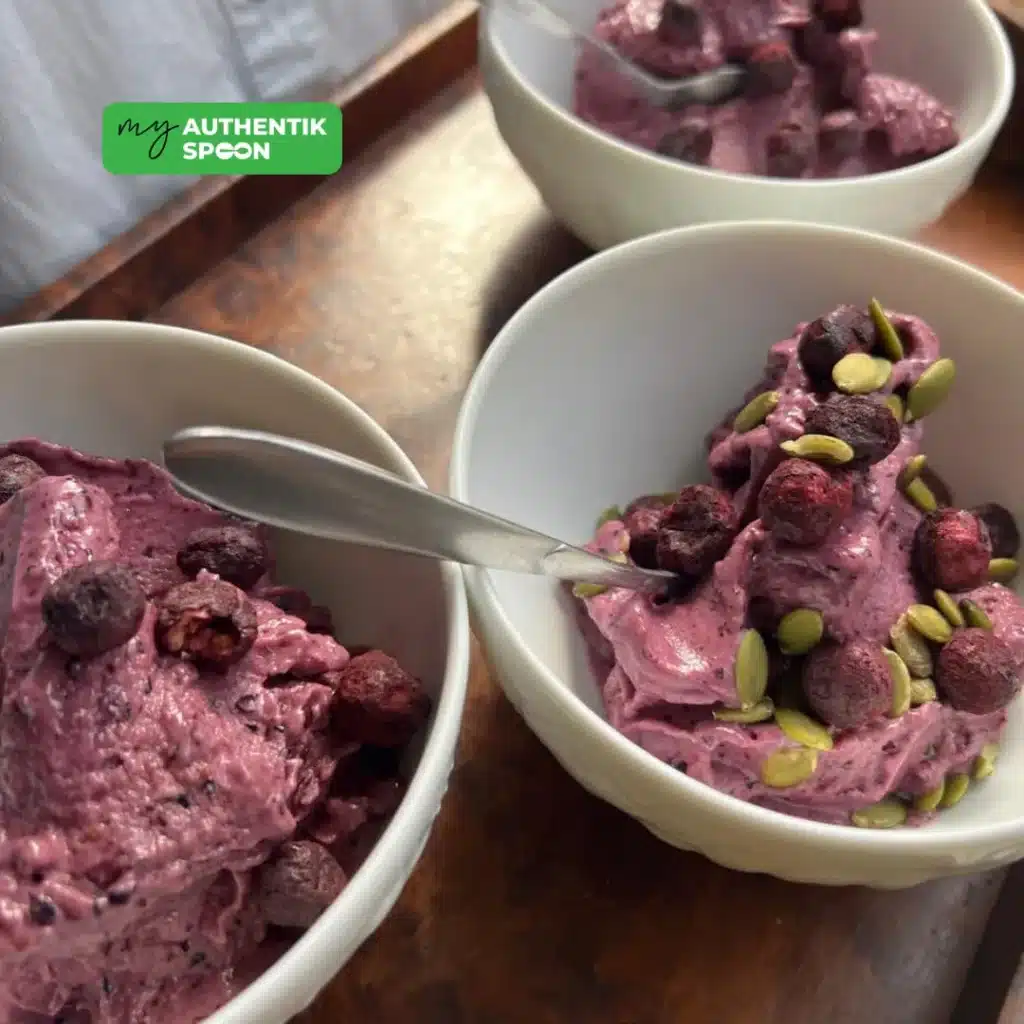 Berry pudding with antioxidant-rich berries and seeds – a hormone-balancing, anti-inflammatory dessert