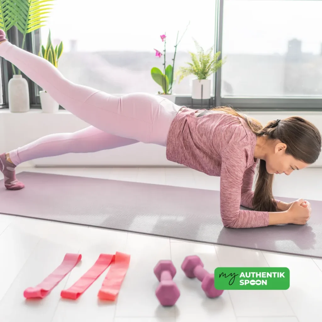 Woman strength training to prevent muscle loss after 35
